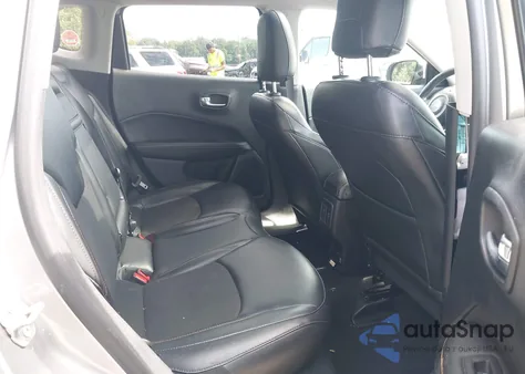 2019 Jeep Compass Latitude 4X4 from USA, damaged, VIN 3C4NJDBB0KT652857